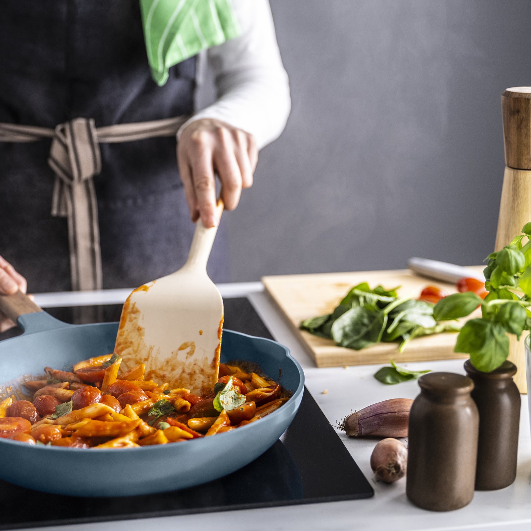 KLIPPFISK, frying pan with non-stick coating, 28 cm, 806.025.11