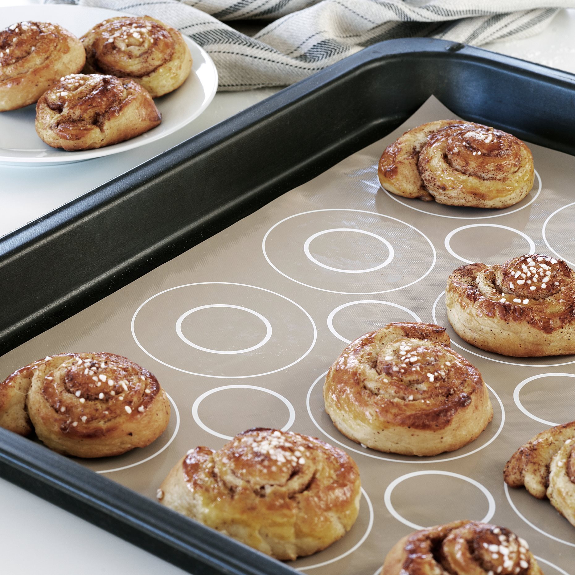 BAKTRADITION, baking mat, 41x31 cm, 904.801.75
