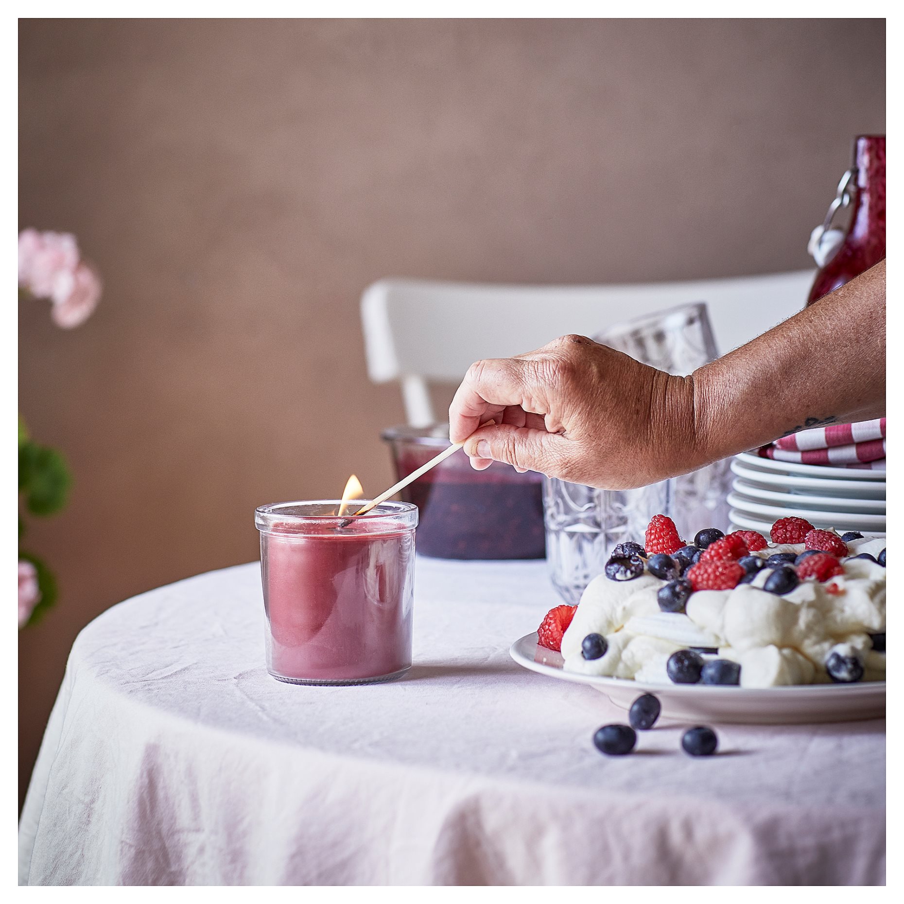 STÖRTSKÖN, scented candle in glass/Berries, 40 hr, 905.021.82