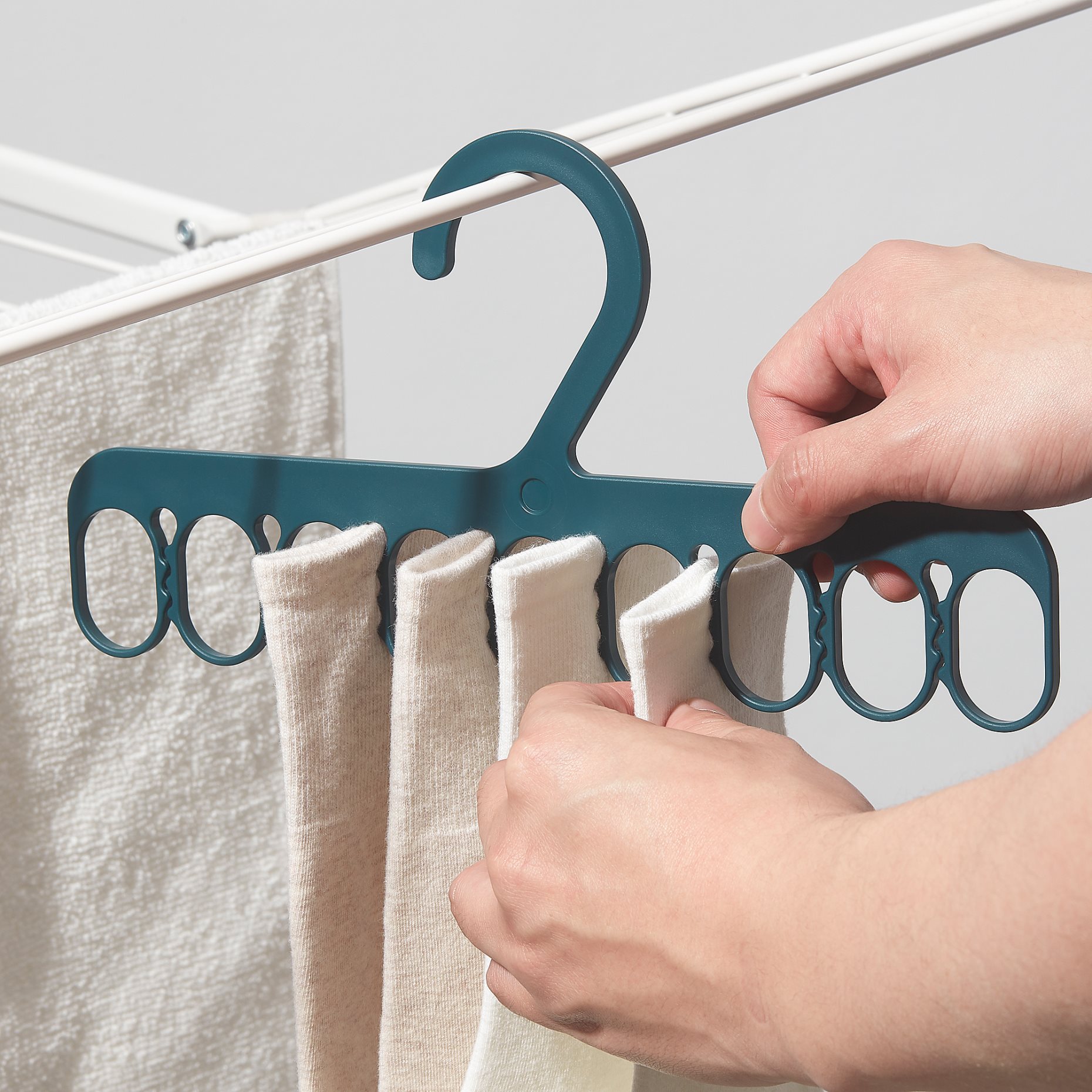 SLIBB, hanger with 8 grip clips, 004.990.04