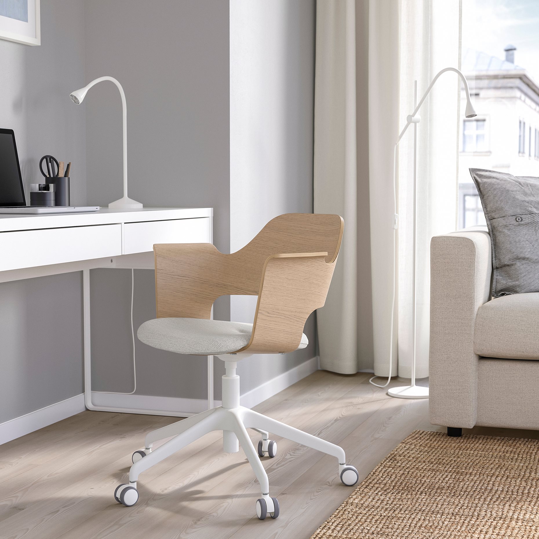 FJÄLLBERGET, conference chair with castors, 204.852.42