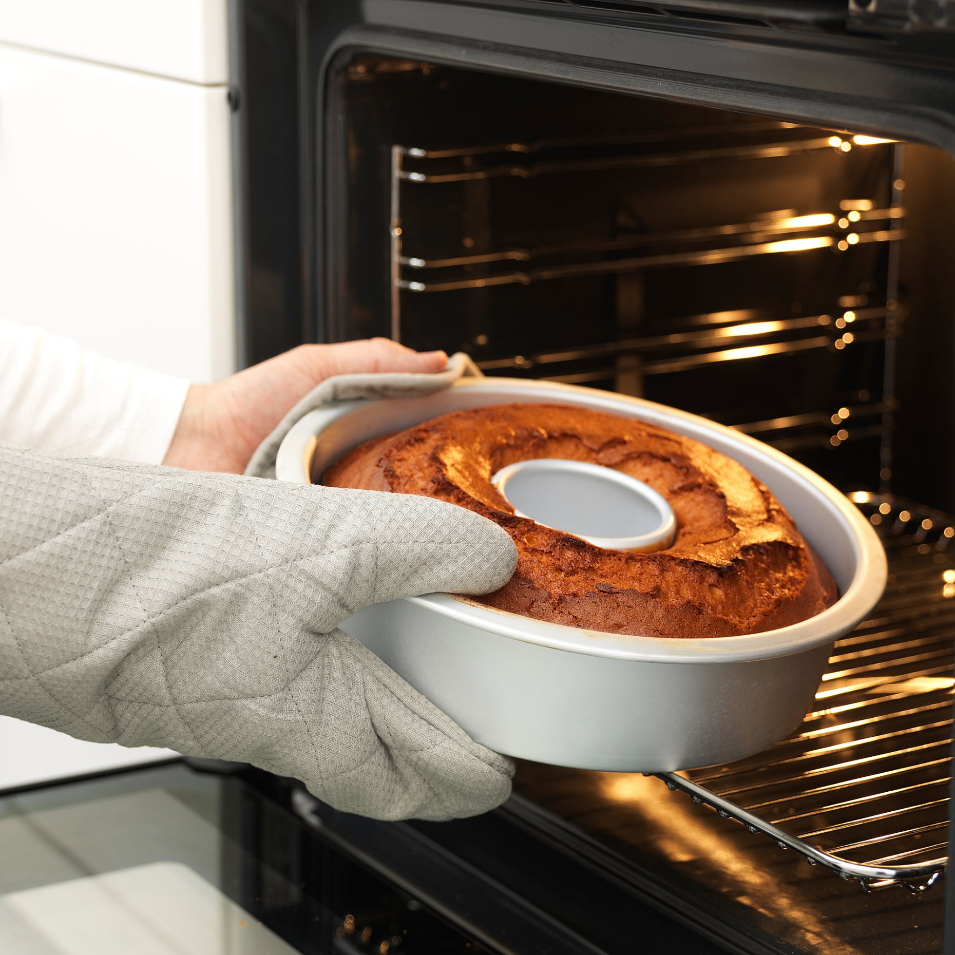 VARDAGEN, loose-base cake tin, 802.569.83
