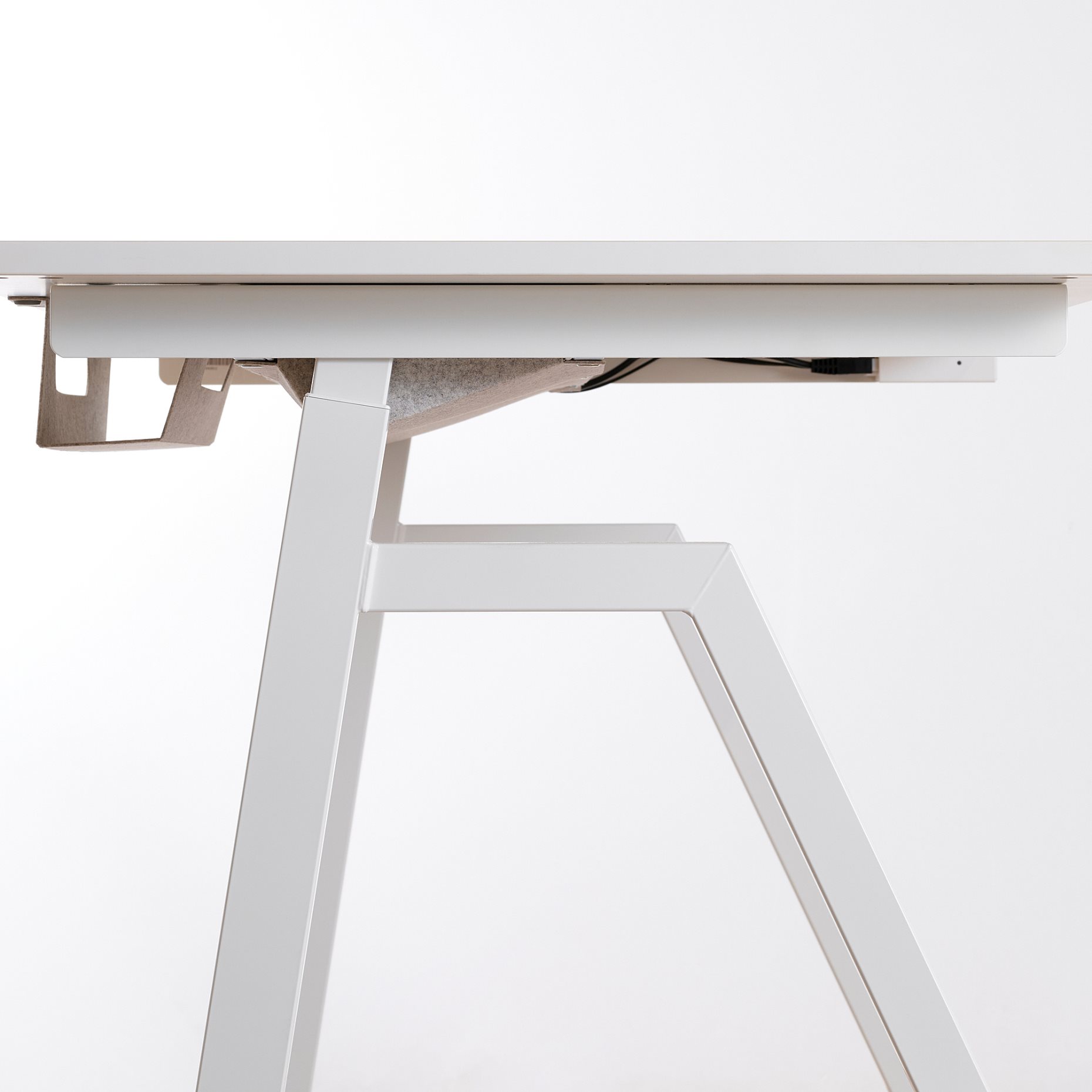 TROTTEN/MARKUS, desk and chair/electric, 160x80 cm, 096.316.50