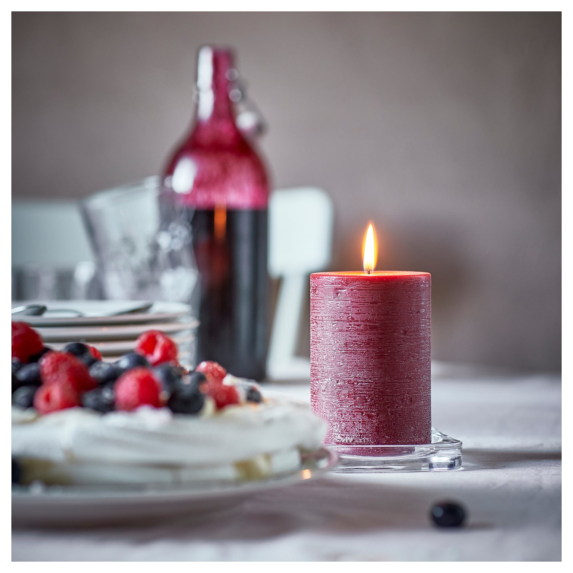 STÖRTSKÖN, scented pillar candle/Berries, 30 hr, 105.022.75