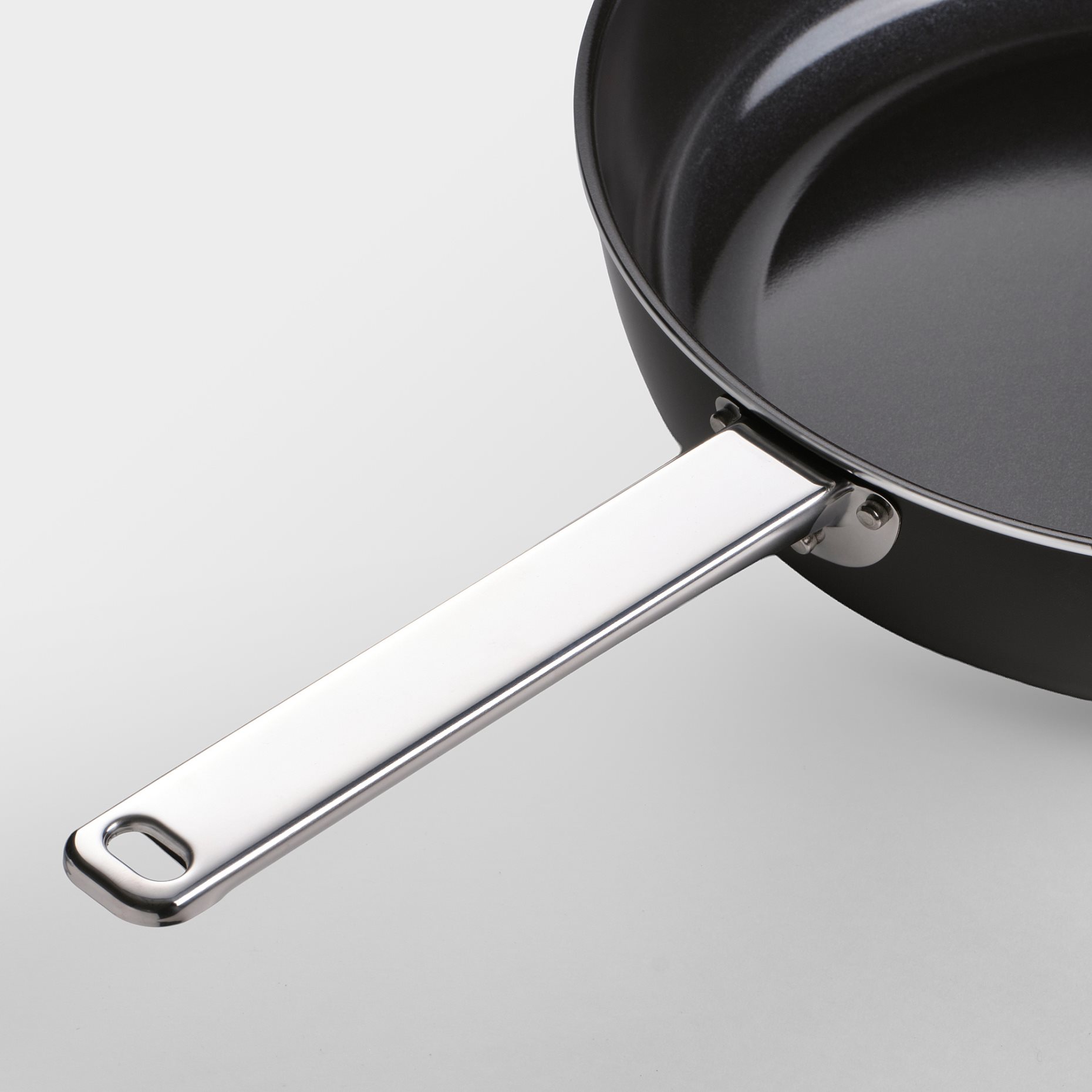 GULDÖRING, saute pan with lid, 28 cm, 106.094.84