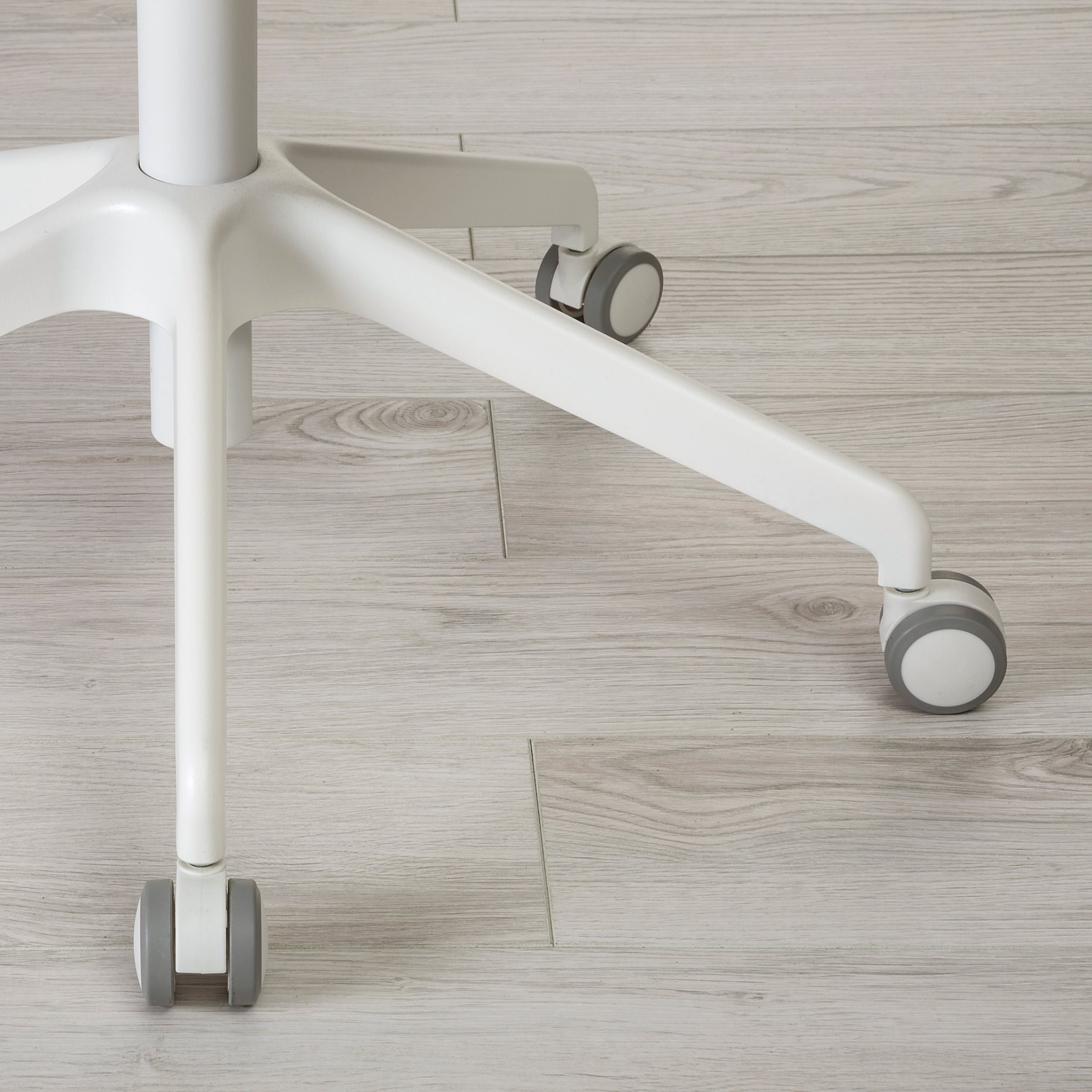 FJÄLLBERGET, conference chair with castors, 204.852.42