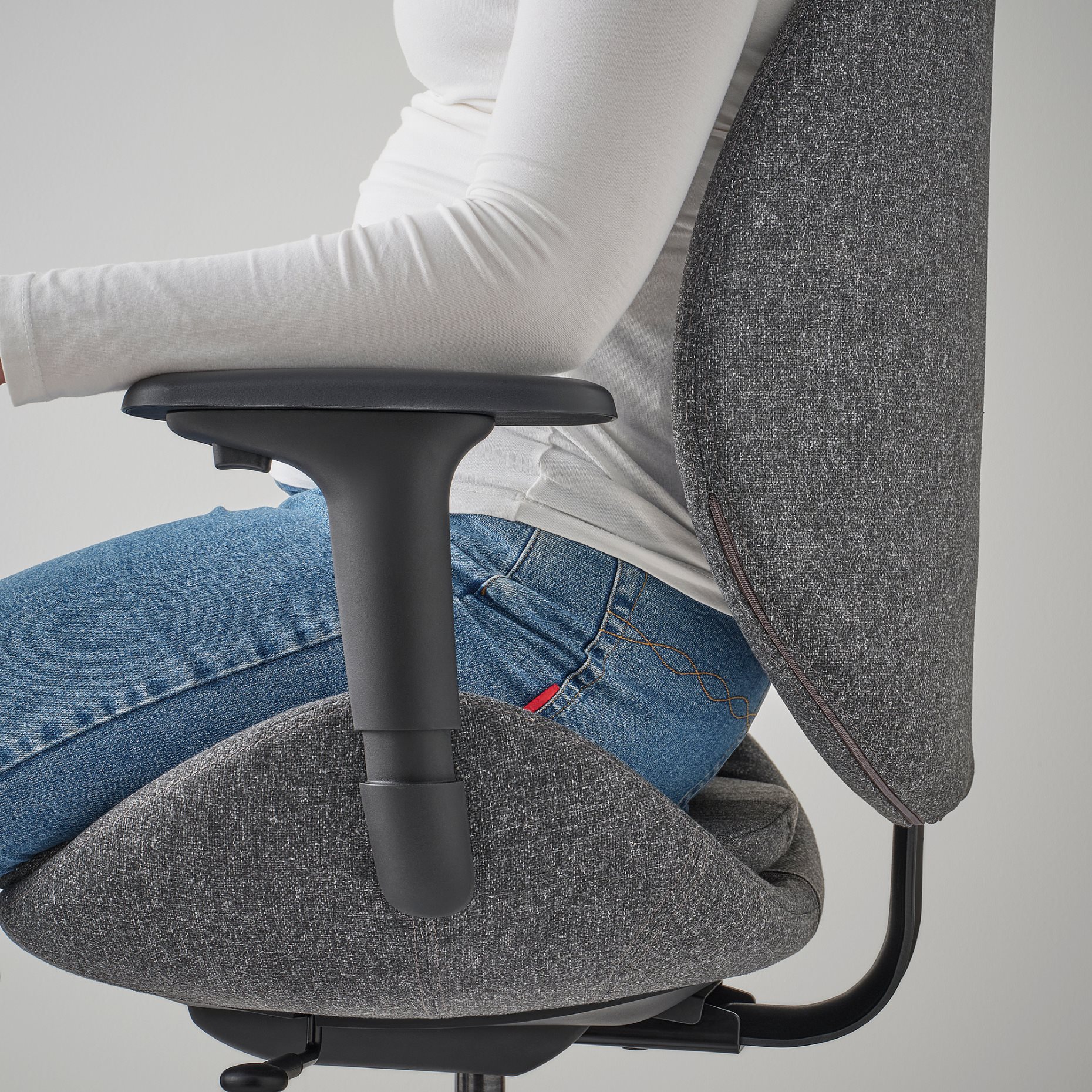 HATTEFJÄLL, καρέκλα γραφείου με μπράτσα, 305.389.71