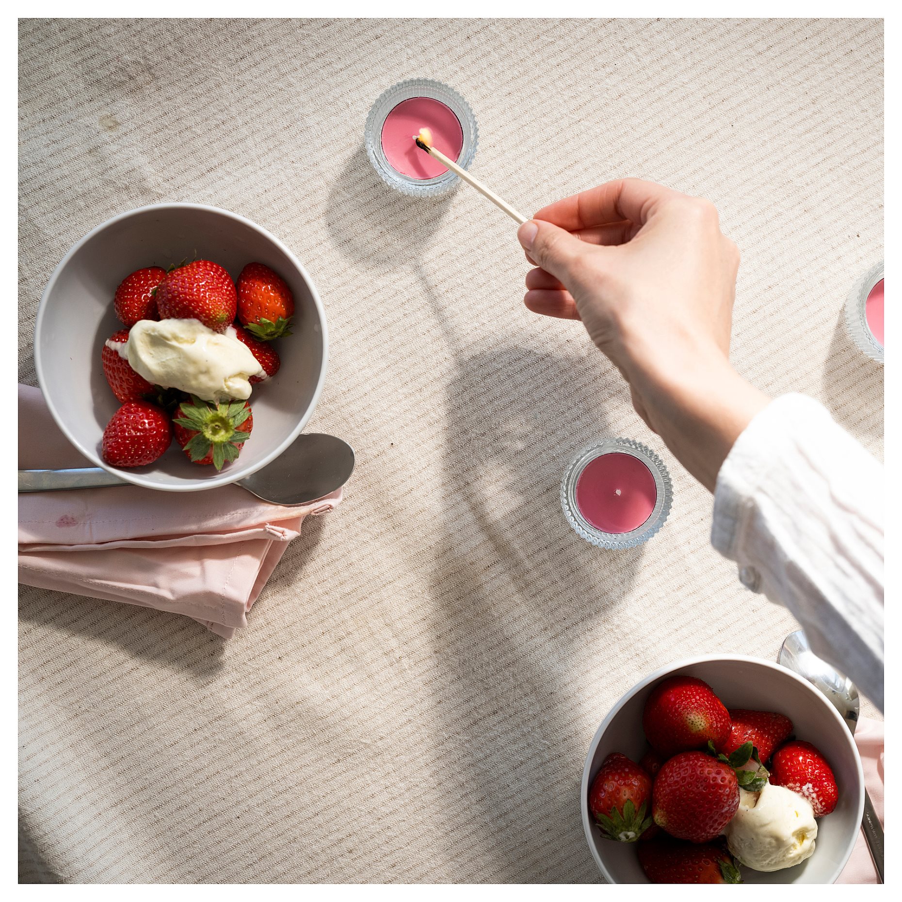 BLODBOK, scented tealight/strawberry/30 pack,, 305.826.62
