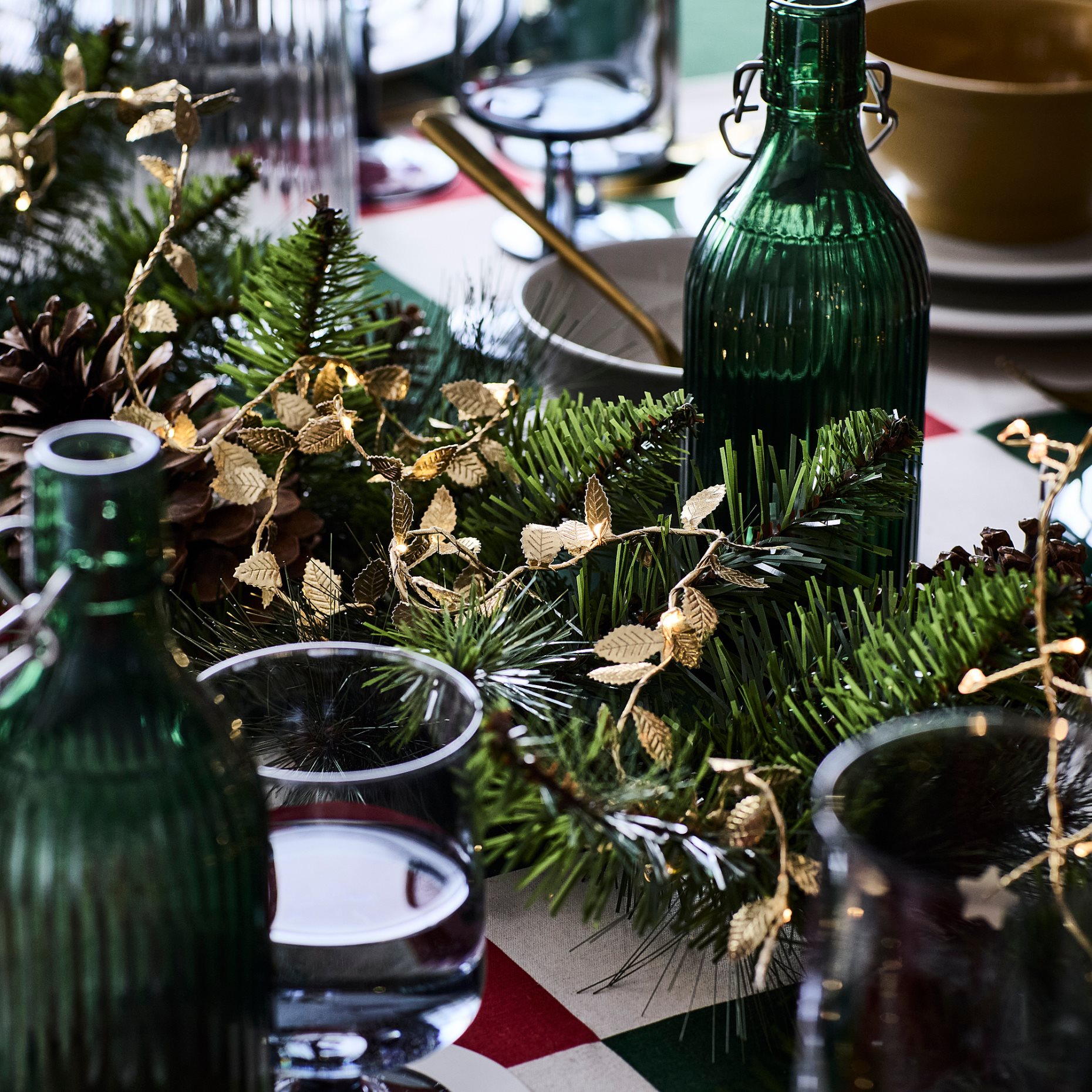 STRÅLA, γιρλάντα με ενσωματωμένο φωτισμό LED/40 λαμπτήρες/λειτουργία με μπαταρία, φύλλο, 406.061.77