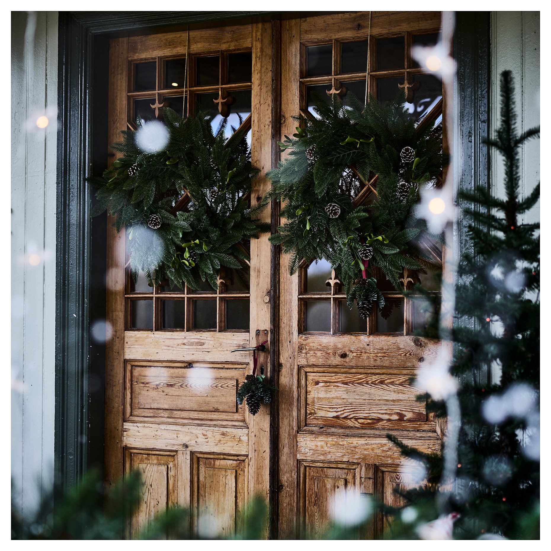 VINTERFINT, στεφάνι εσωτερικού/εξωτερικού χώρου κουκουνάρι, 60 cm, 406.065.54