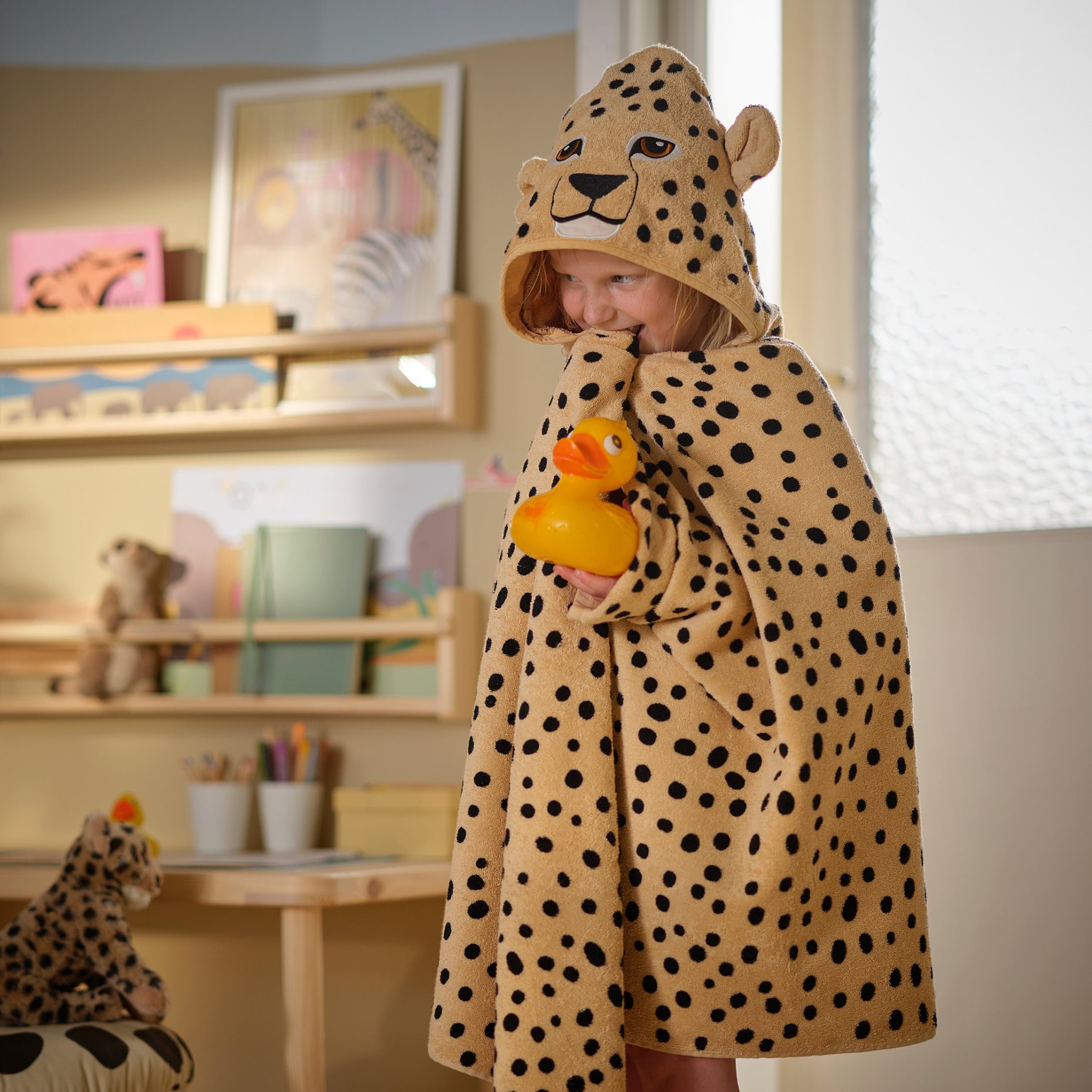 SANDLÖPARE, towel with hood, 70x140 cm, 706.032.57