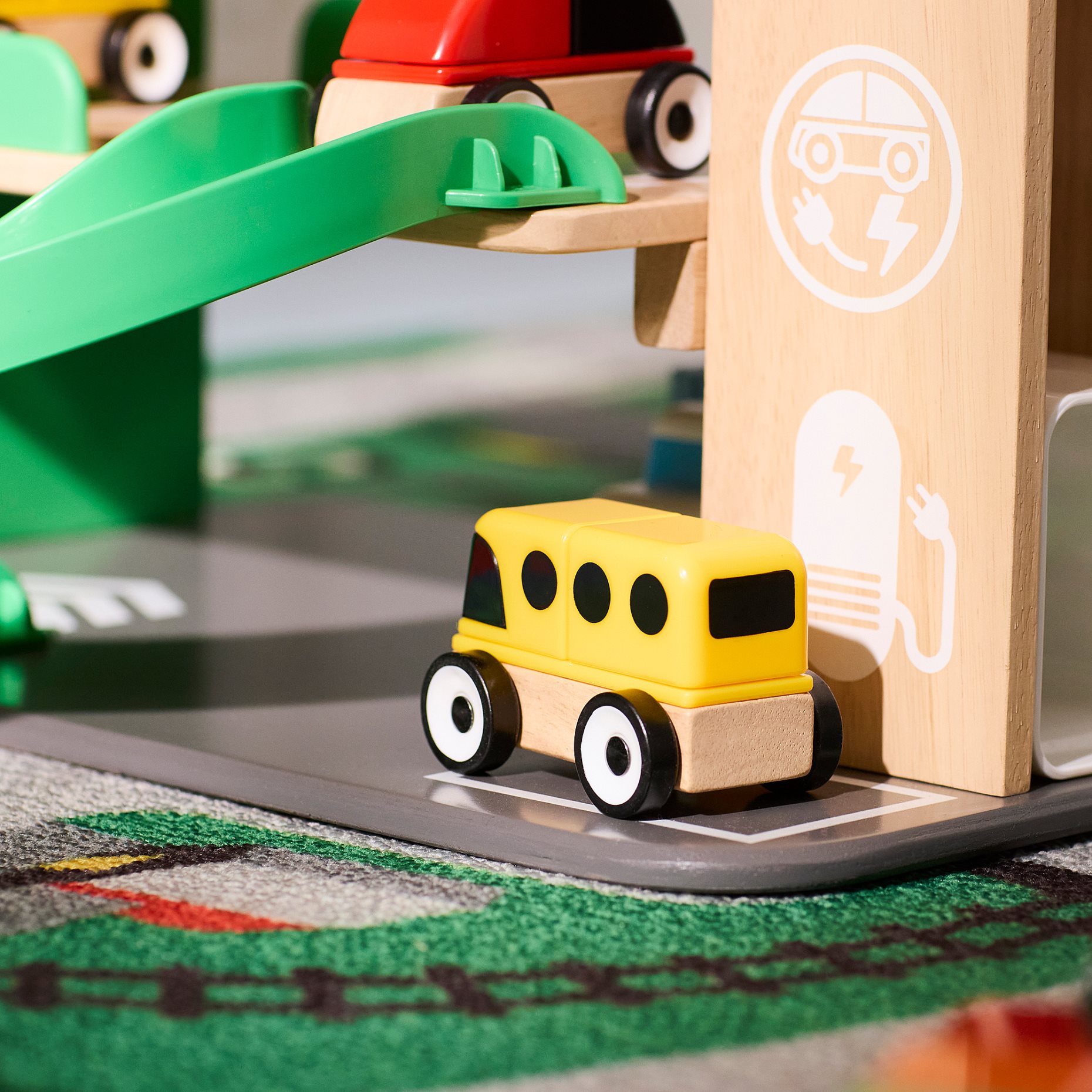 LILLABO, garage with car and helicopter, 805.893.50