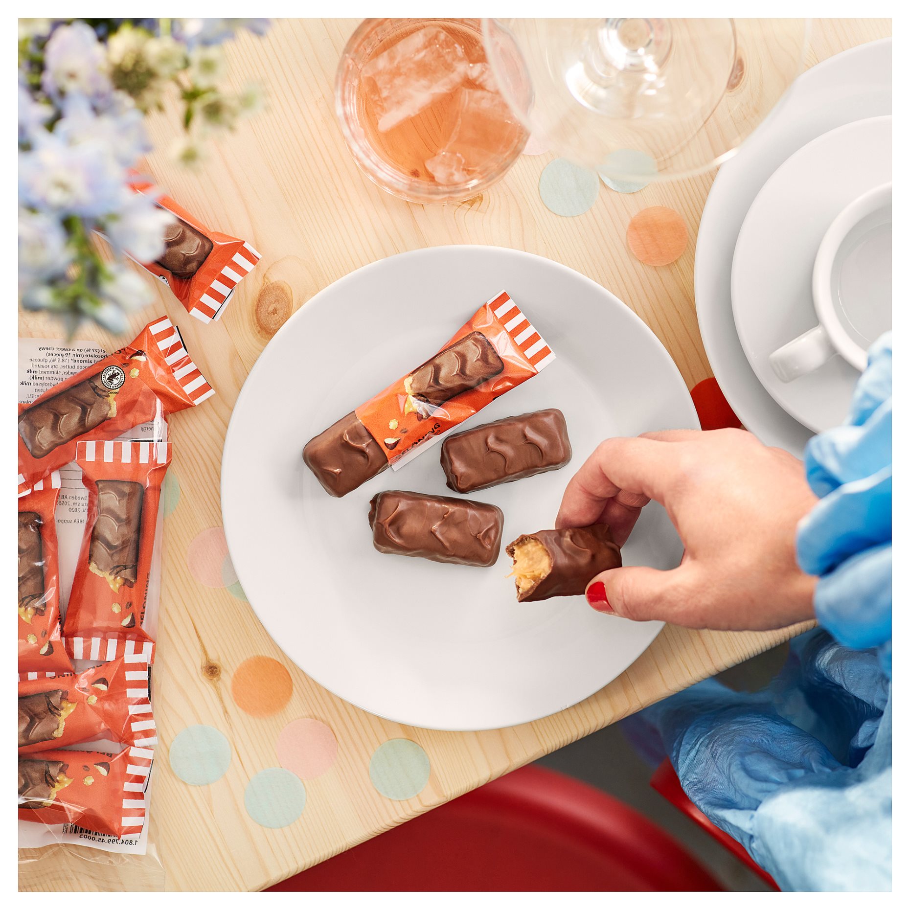 BELONING, milk chocolate bar with caramel and salty almond filling and peanut/RAC certified, 240 g, 906.037.51