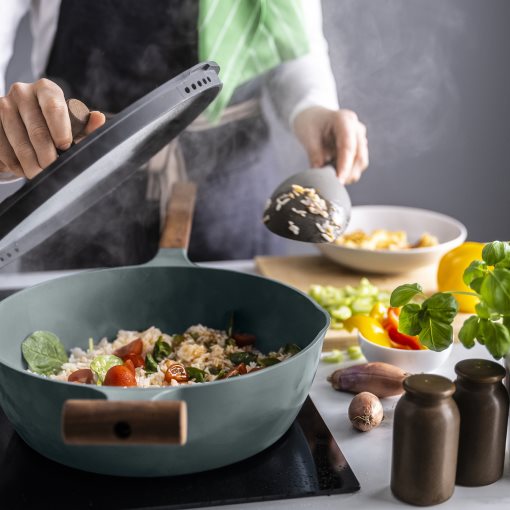 KLIPPFISK, saute pan with lid with non-stick coating, 28 cm, 706.025.16