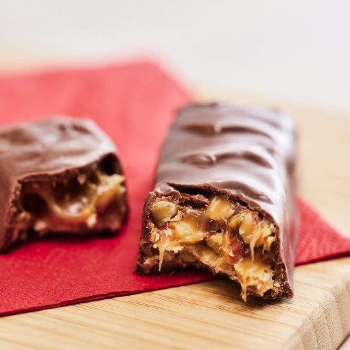 BELONING, milk chocolate bar with caramel and salty almond filling and peanut/RAC certified, 240 g, 906.037.51