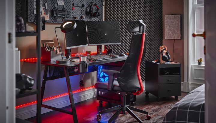 How to get the perfect gaming desk setup