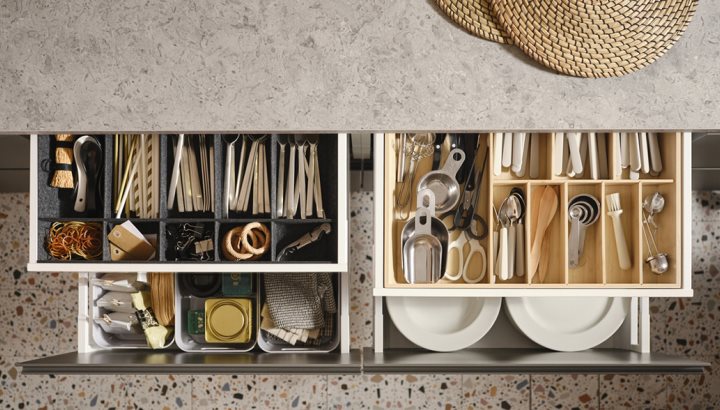 How to organise kitchen cabinets and drawers