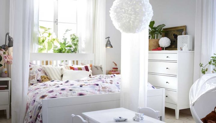 Parents and kids together – a shared bedroom in traditional style