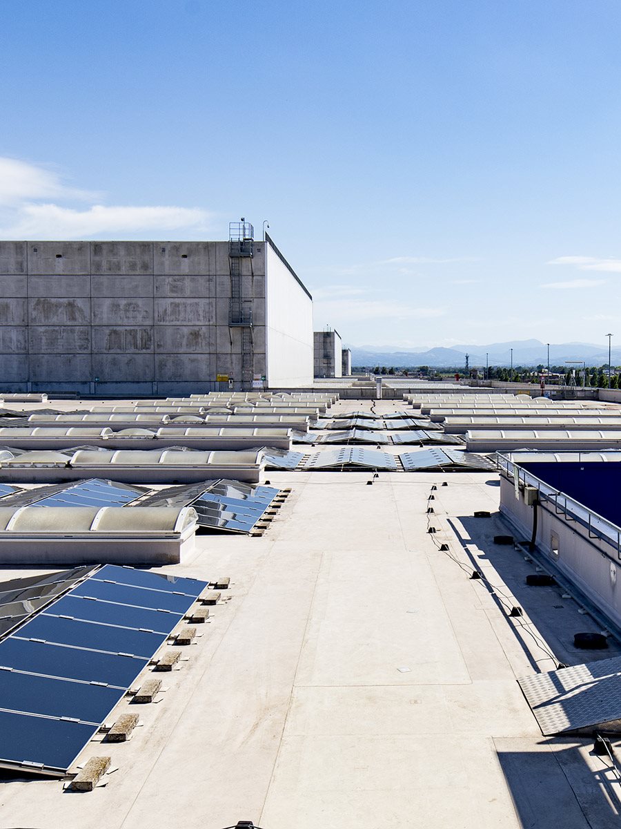 Πέρα από την ΙΚΕΑ